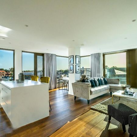 Skyview Retreat @ Ryedale House Apartment York Bagian luar foto