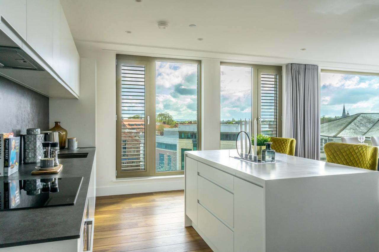 Skyview Retreat @ Ryedale House Apartment York Bagian luar foto