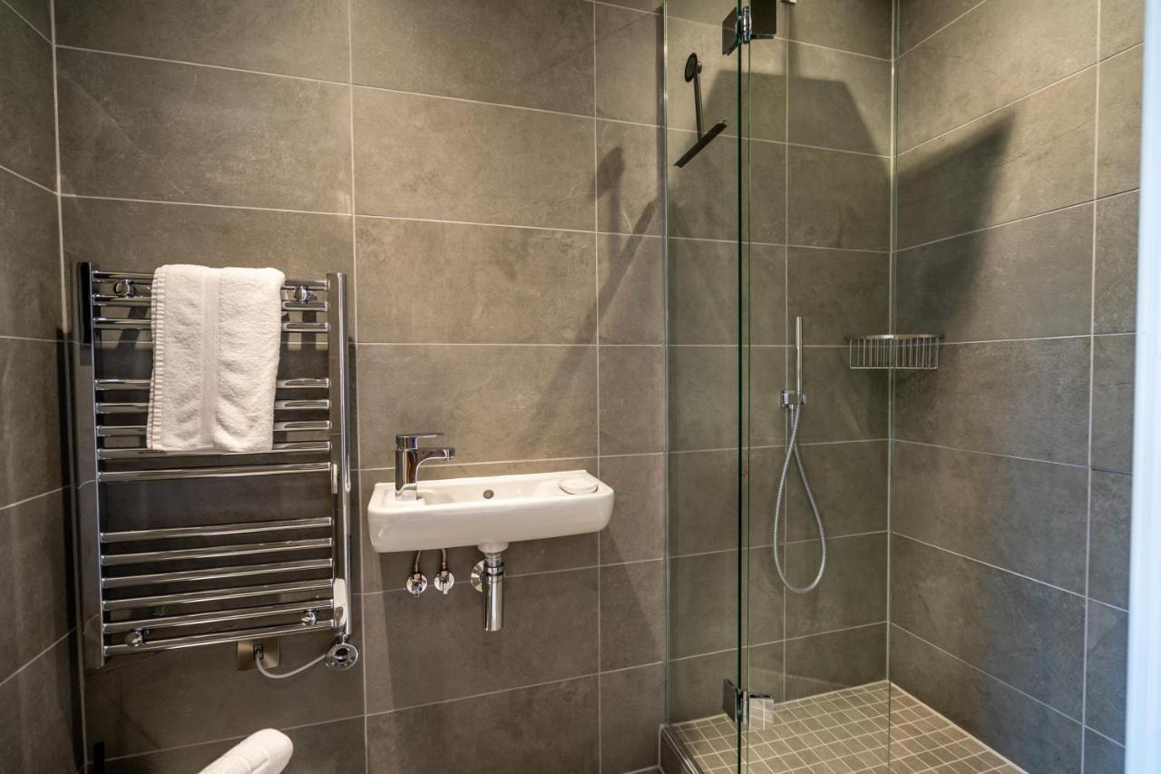 Skyview Retreat @ Ryedale House Apartment York Bagian luar foto