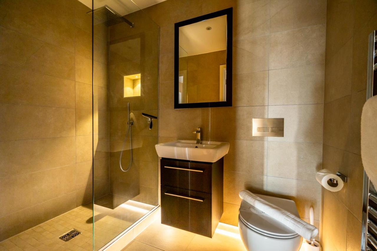Skyview Retreat @ Ryedale House Apartment York Bagian luar foto